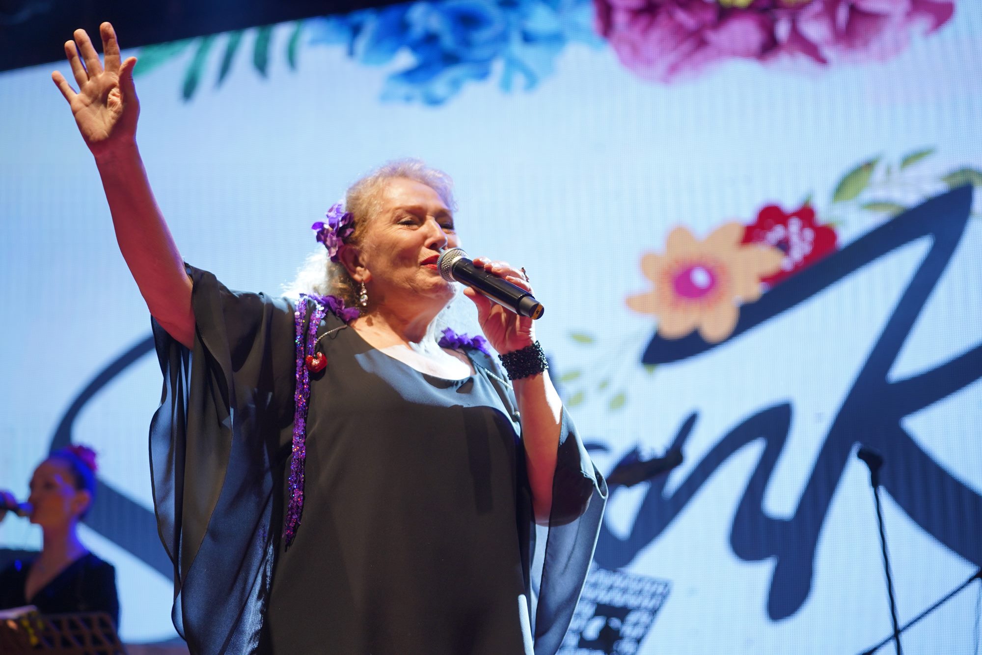 01-Suzan-Kardes ZEYTİN HASADI, KONSERLER, ZEYTİN VE ZEYTİNYAĞI PAZARI, SÖYLEŞİLER, PANELLER, WORSHOPLAR İLE DOPDOLU BİR FESTİVAL