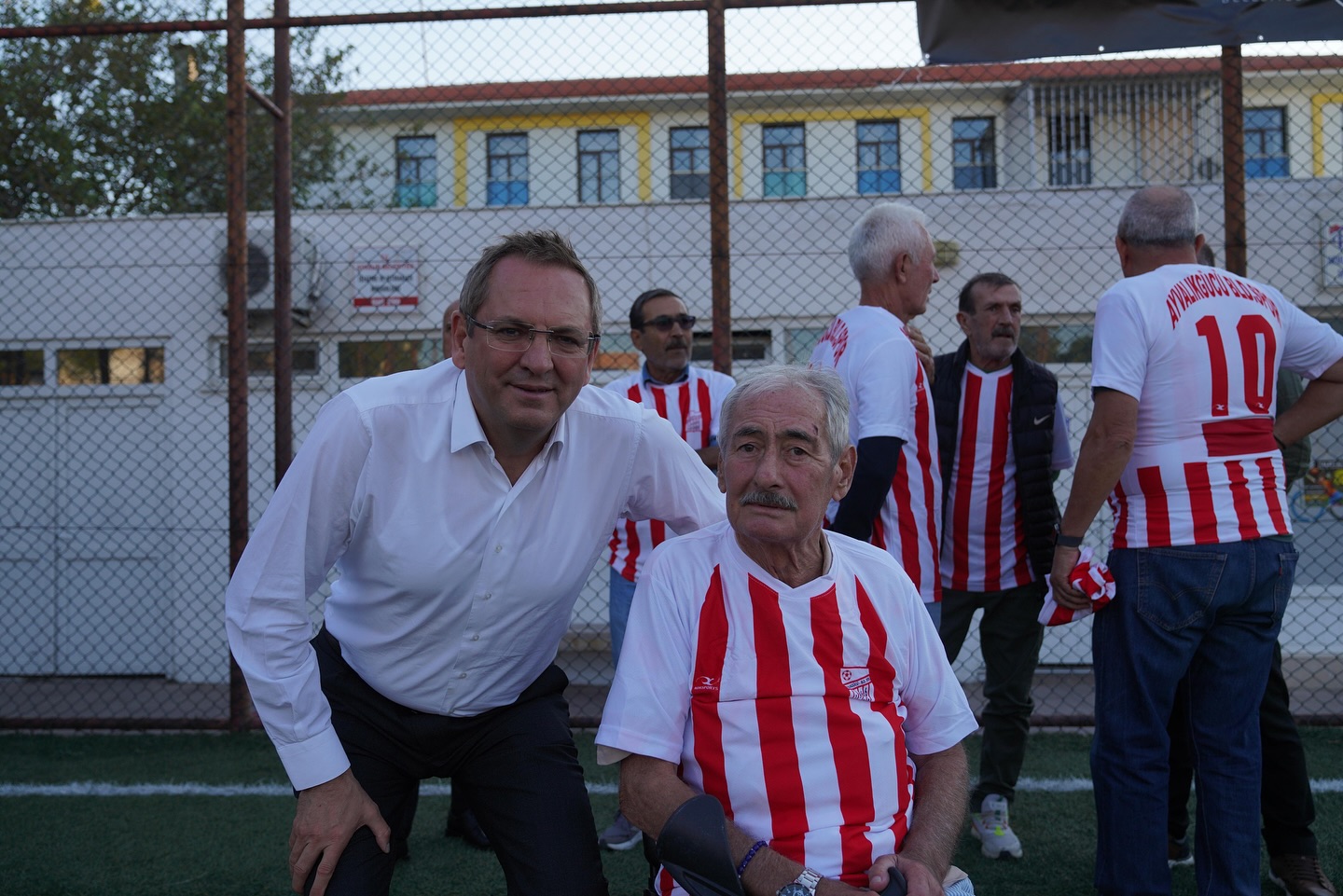 08 Başkan Ergin: “Ayvalıkgücü’nün efsanelerini rahmet ve özlemle anıyoruz”