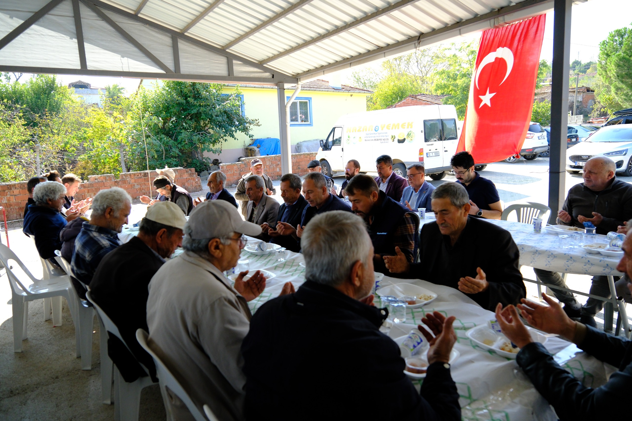 1-10 BAŞKAN ŞEHİRLİ, TAŞKÖY’DE 35 YILLIK TAPU SORUNUNU ÇÖZDÜ