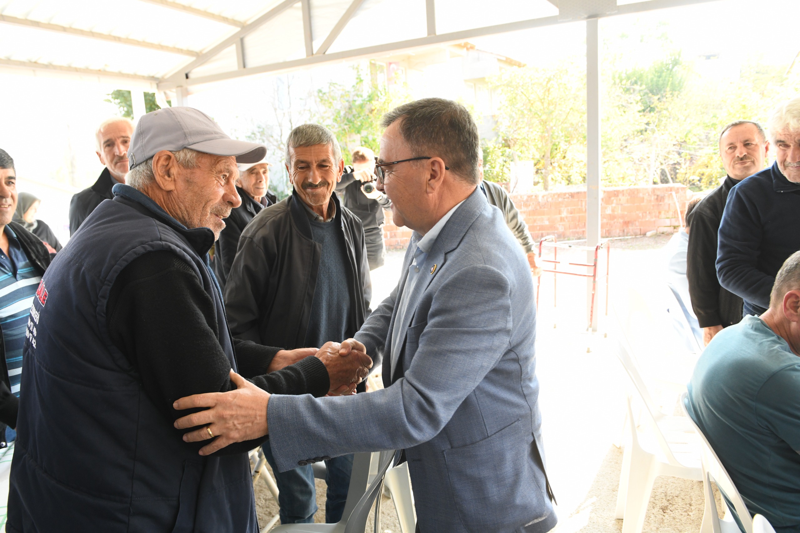 1-12 BAŞKAN ŞEHİRLİ, TAŞKÖY’DE 35 YILLIK TAPU SORUNUNU ÇÖZDÜ
