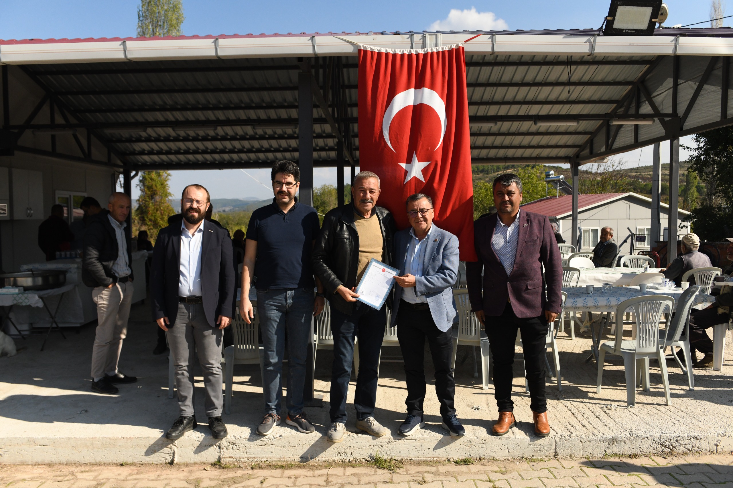 1-4-1 BAŞKAN ŞEHİRLİ, TAŞKÖY’DE 35 YILLIK TAPU SORUNUNU ÇÖZDÜ