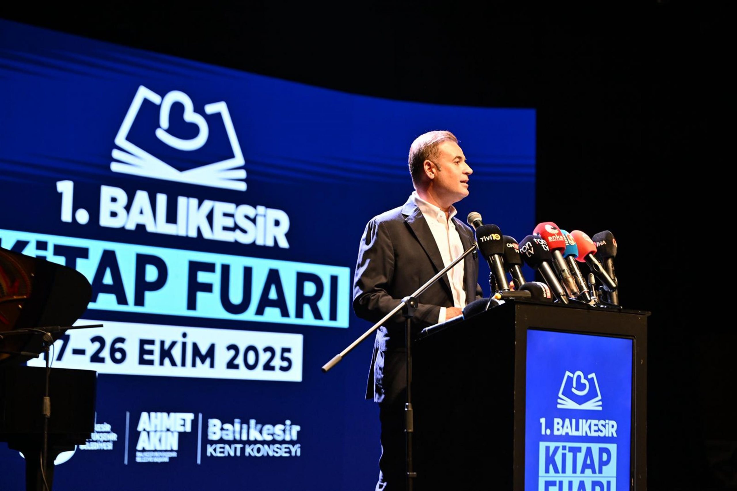 1.balikesir_kitap_fuari_coskuyla_acildi_2-scaled 1.Balıkesir Kitap Fuarı coşkuyla açıldı