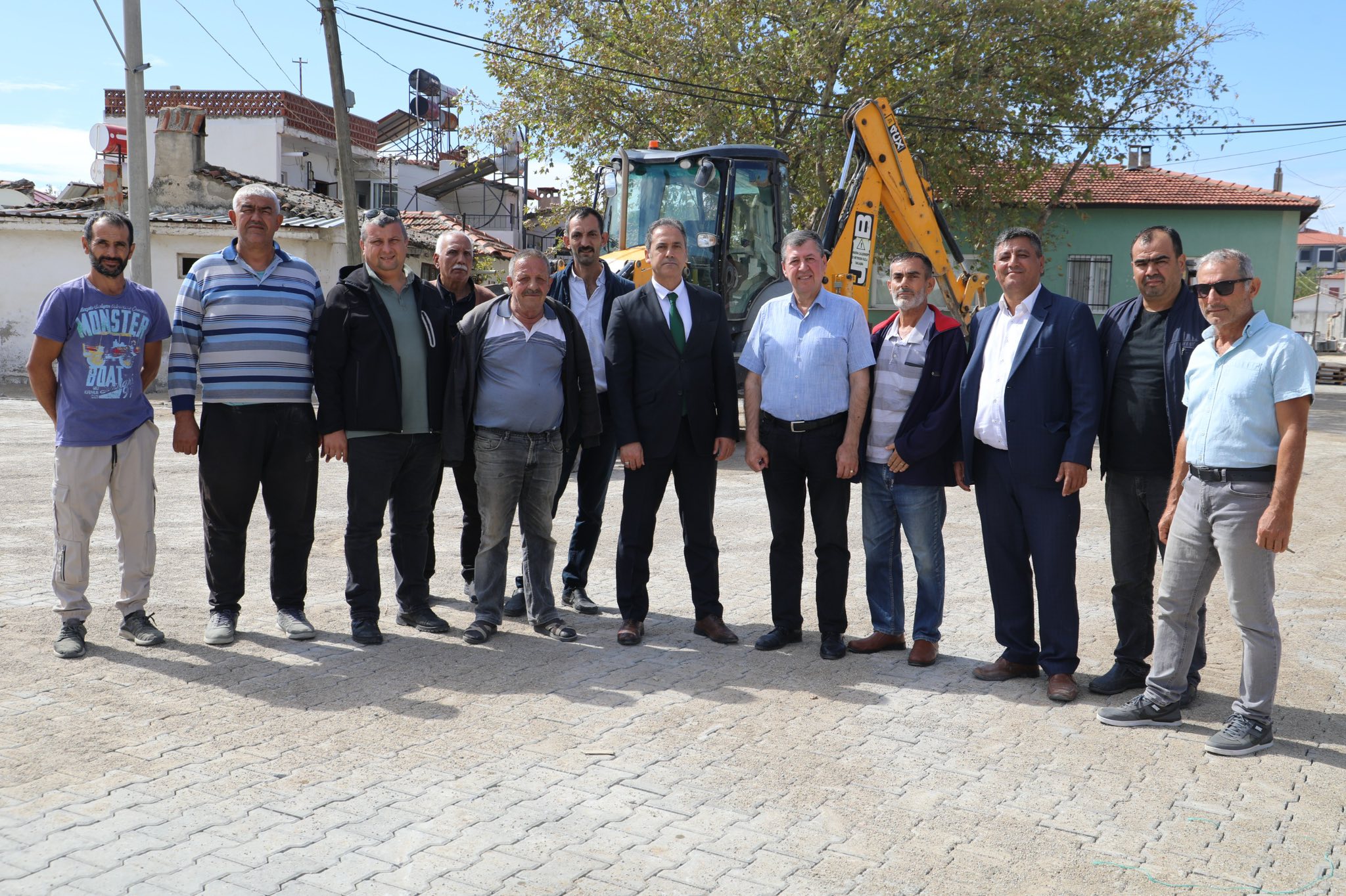 1 PAZARBAŞI CADDESİ’NDE ÇALIŞMALAR TAMAMLANDI