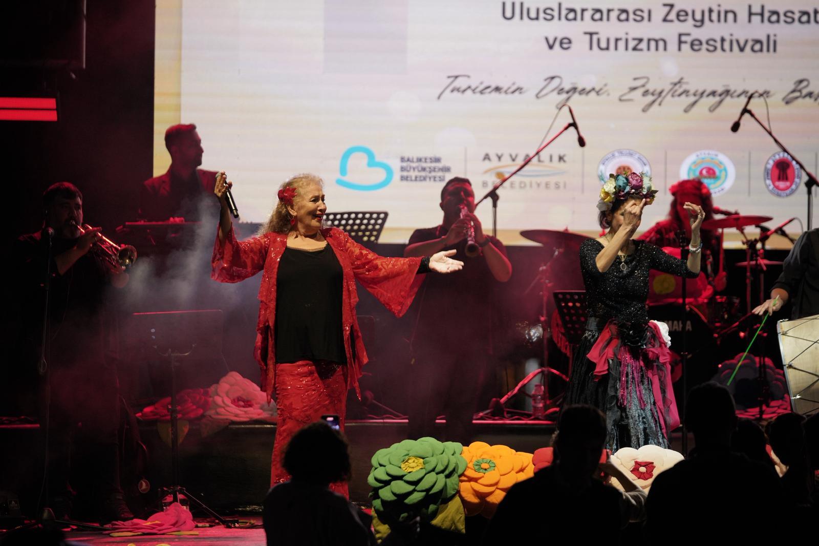60 Suzan Kardeş’ten Ayvalık’ta Balkan Rüzgarı!
