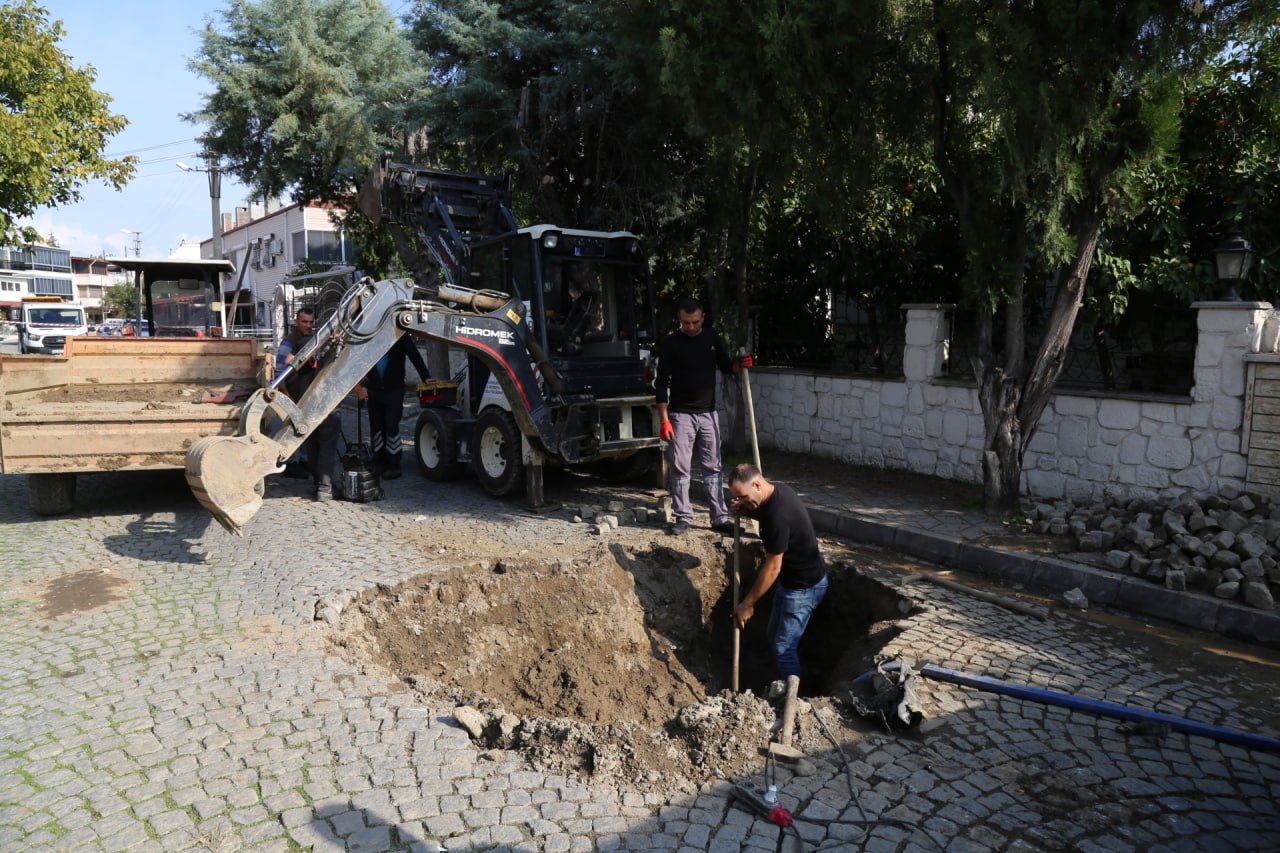 –	Edremit Belediyesi’nde altyapı çalışmaları devam ediyor