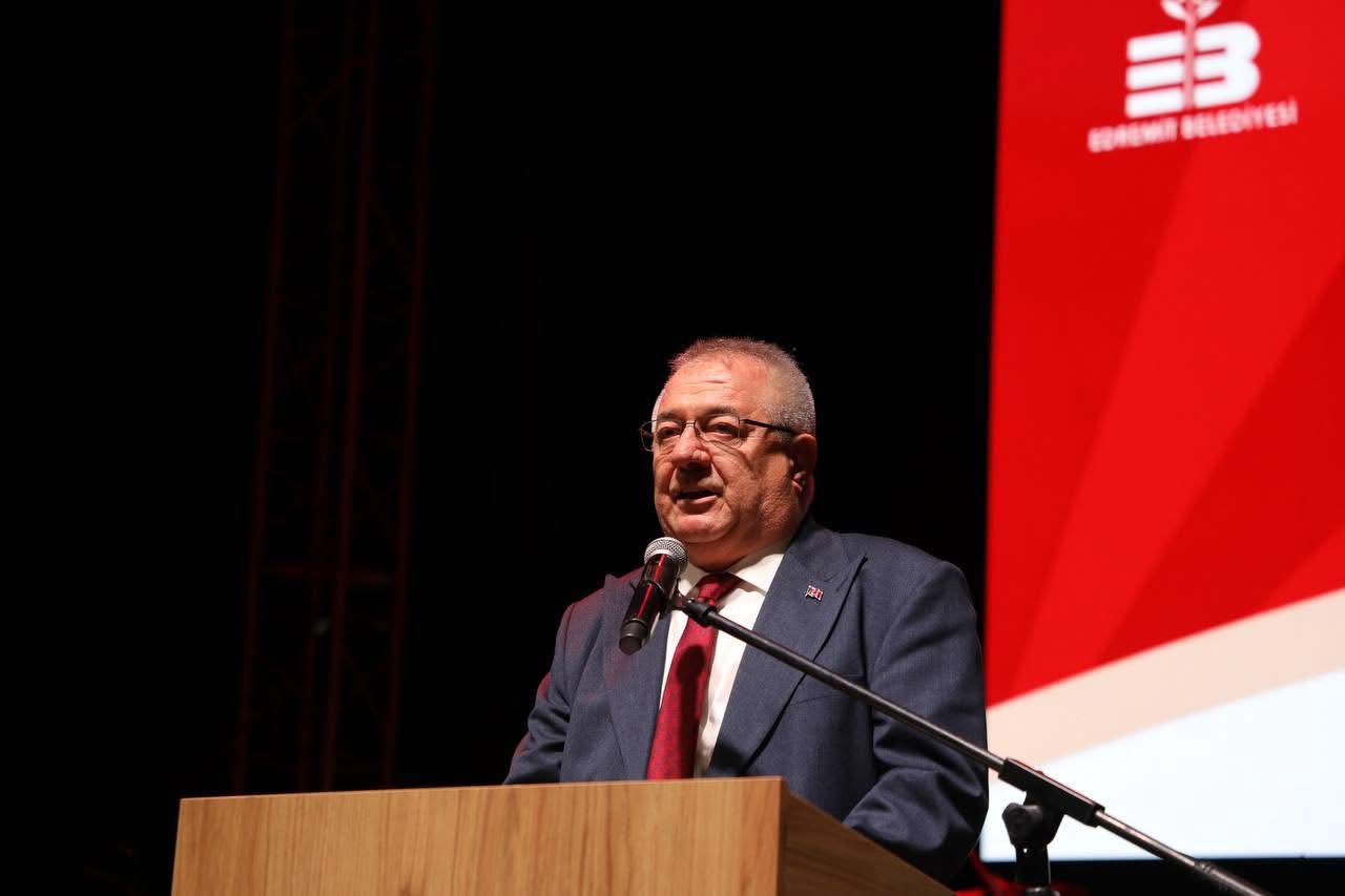 IMG_3178 Cumhuriyet’in 102. Yıldönümü Edremit’te coşkuyla kutlandı