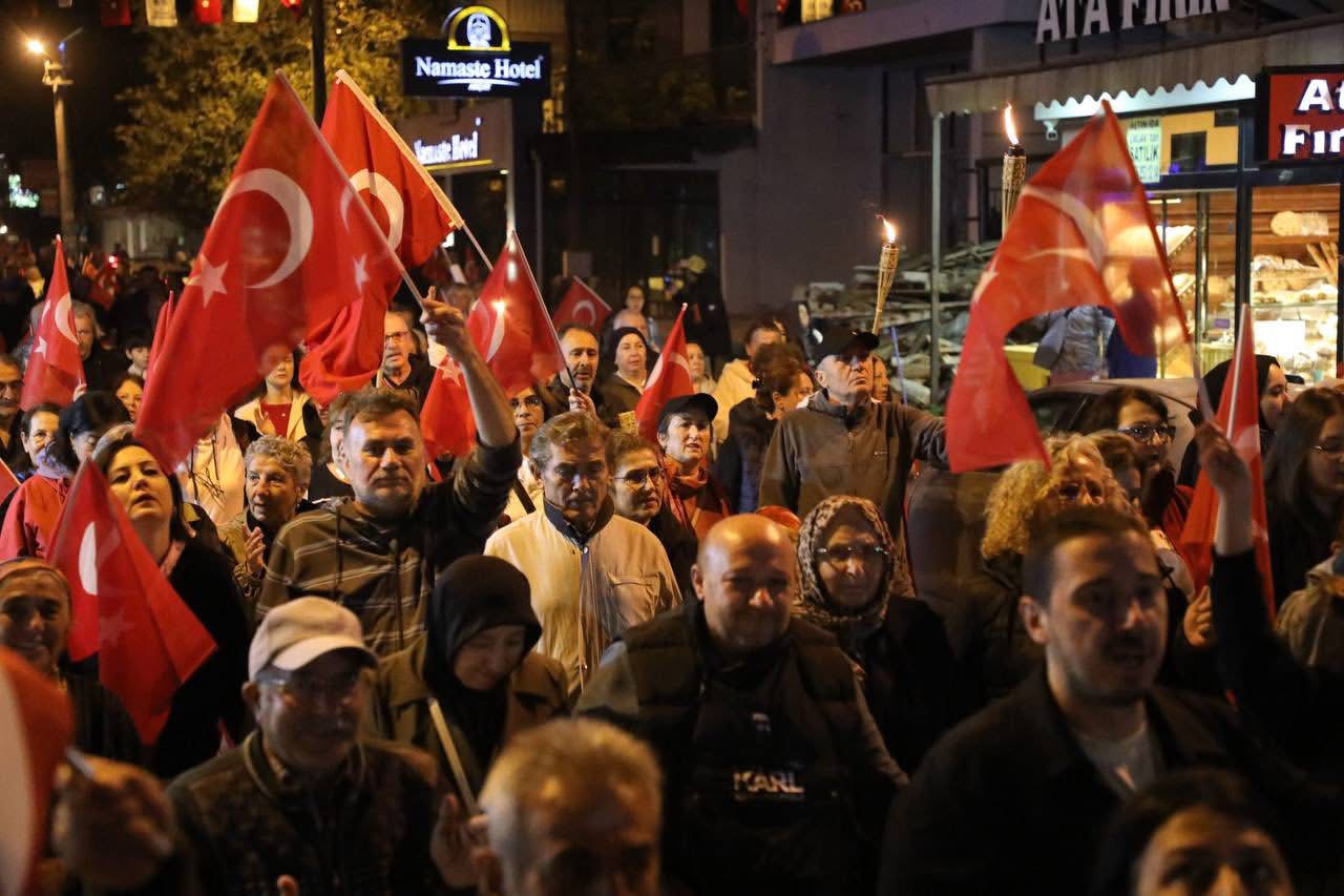 IMG_3181 Cumhuriyet’in 102. Yıldönümü Edremit’te coşkuyla kutlandı