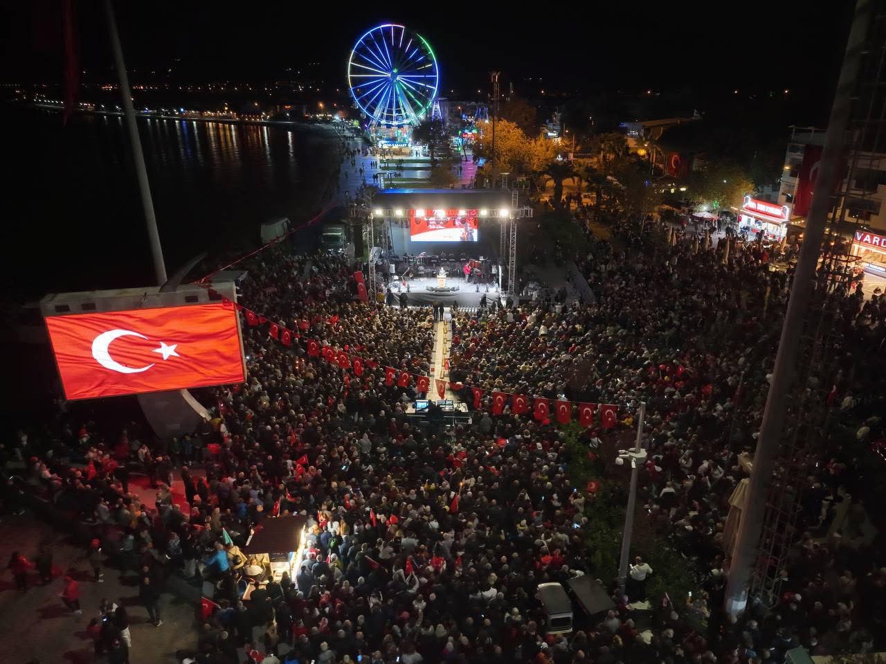 Cumhuriyet’in 102. Yıldönümü Edremit’te coşkuyla kutlandı