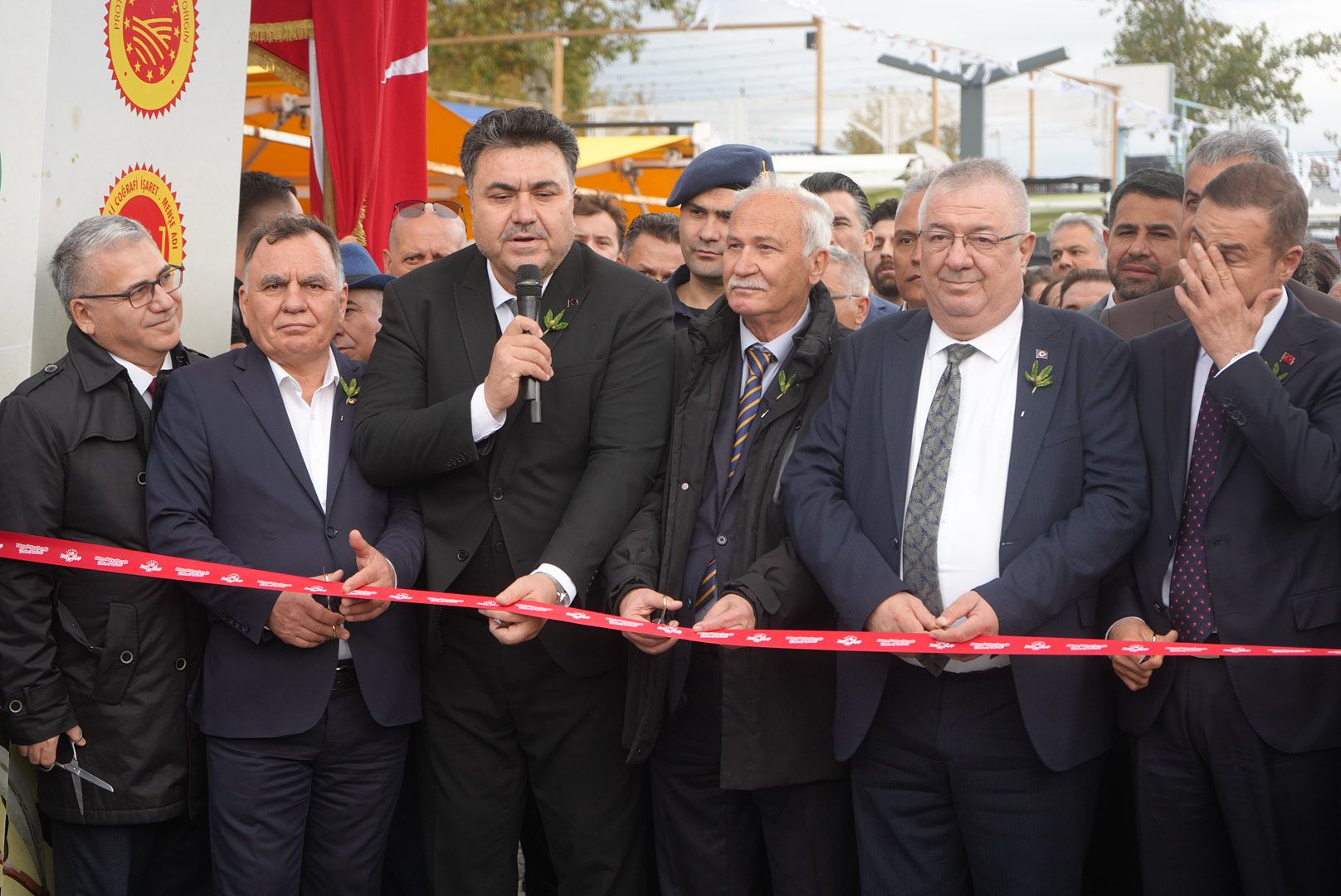 WhatsApp-Gorsel-2025-10-24-saat-23.54.35_57ea07c1 FESTOLİVE GÖRKEMLİ BAŞLADI