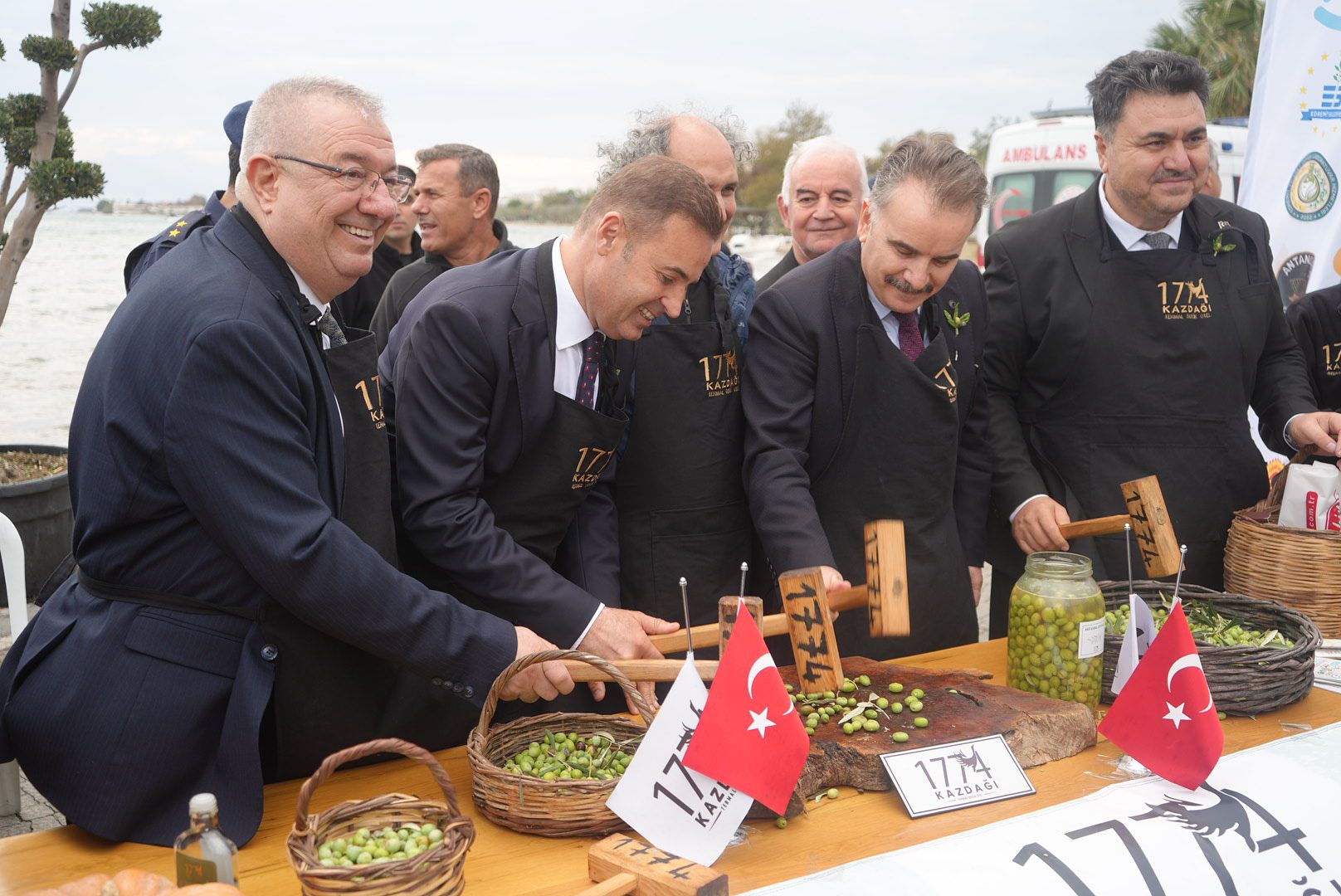 WhatsApp-Gorsel-2025-10-24-saat-23.54.43_7e0d7163 FESTOLİVE GÖRKEMLİ BAŞLADI