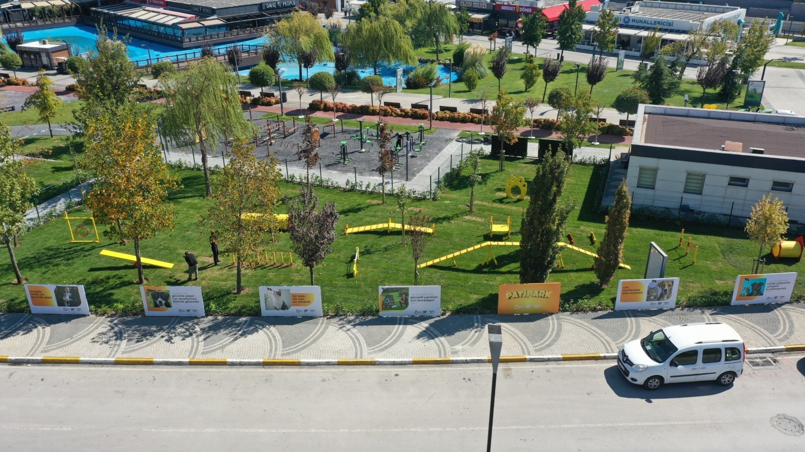 ahmet_akin_can_dostlari_pati_park_ile_bulusturdu_2 Ahmet Akın, can dostları Pati Park ile buluşturdu