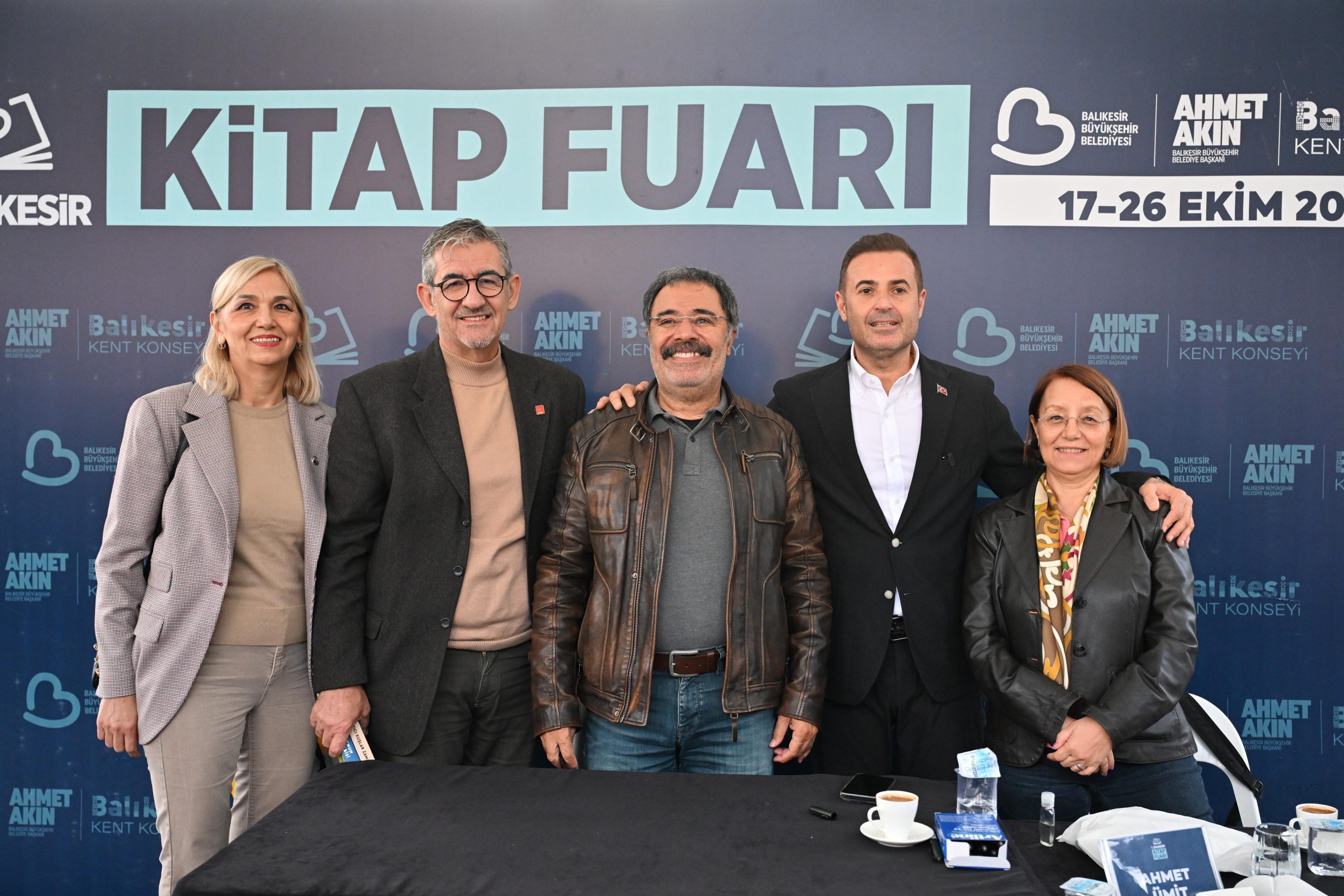 akin_1._balikesir_kitap_fuarimiz_turkiyeye_ornek_oldu_6-scaled Akın, “1. Balıkesir Kitap Fuarımız Türkiye’ye örnek oldu”