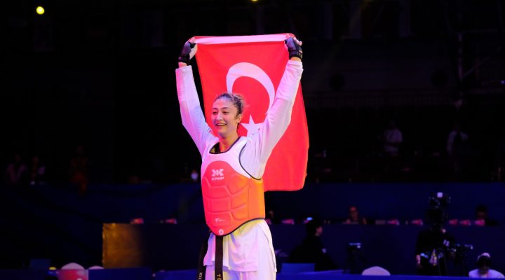 Balıkesir’in gururu Nafia Kuş Aydın 2. kez dünya şampiyonu