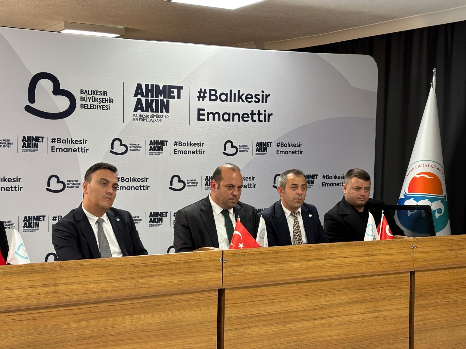 buyuksehir_marmara_adasinda_muhtarlari_dinledi_3 --- Büyükşehir Marmara Adası’nda muhtarları dinledi