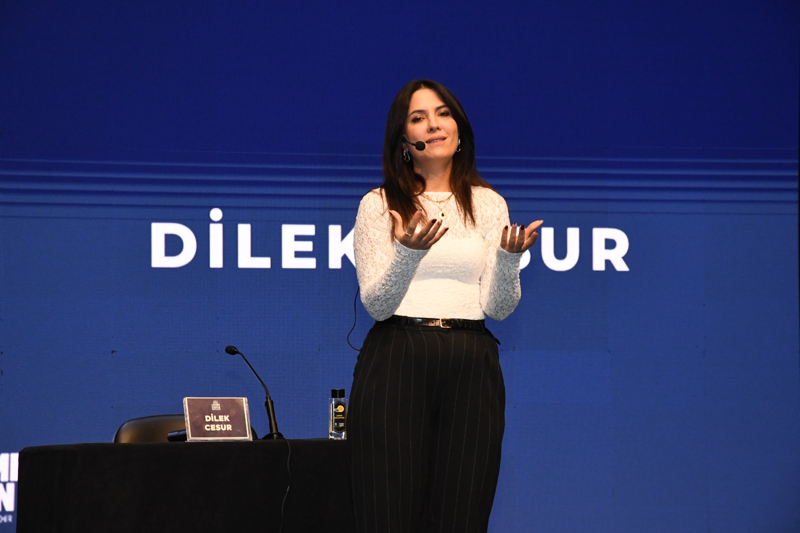 kitap_fuari_balikesire_imzasini_atti_5 Kitap Fuarı, Balıkesir’e imzasını attı