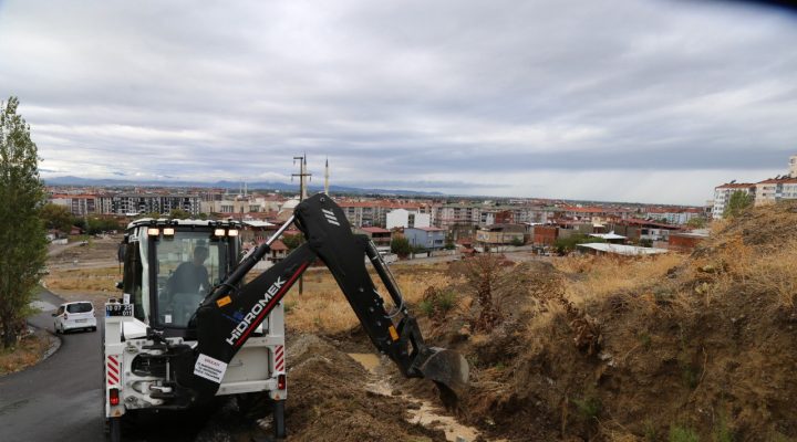 –	Edremit Belediyesi sağanak yağışlara Karşı 7/24 sahada