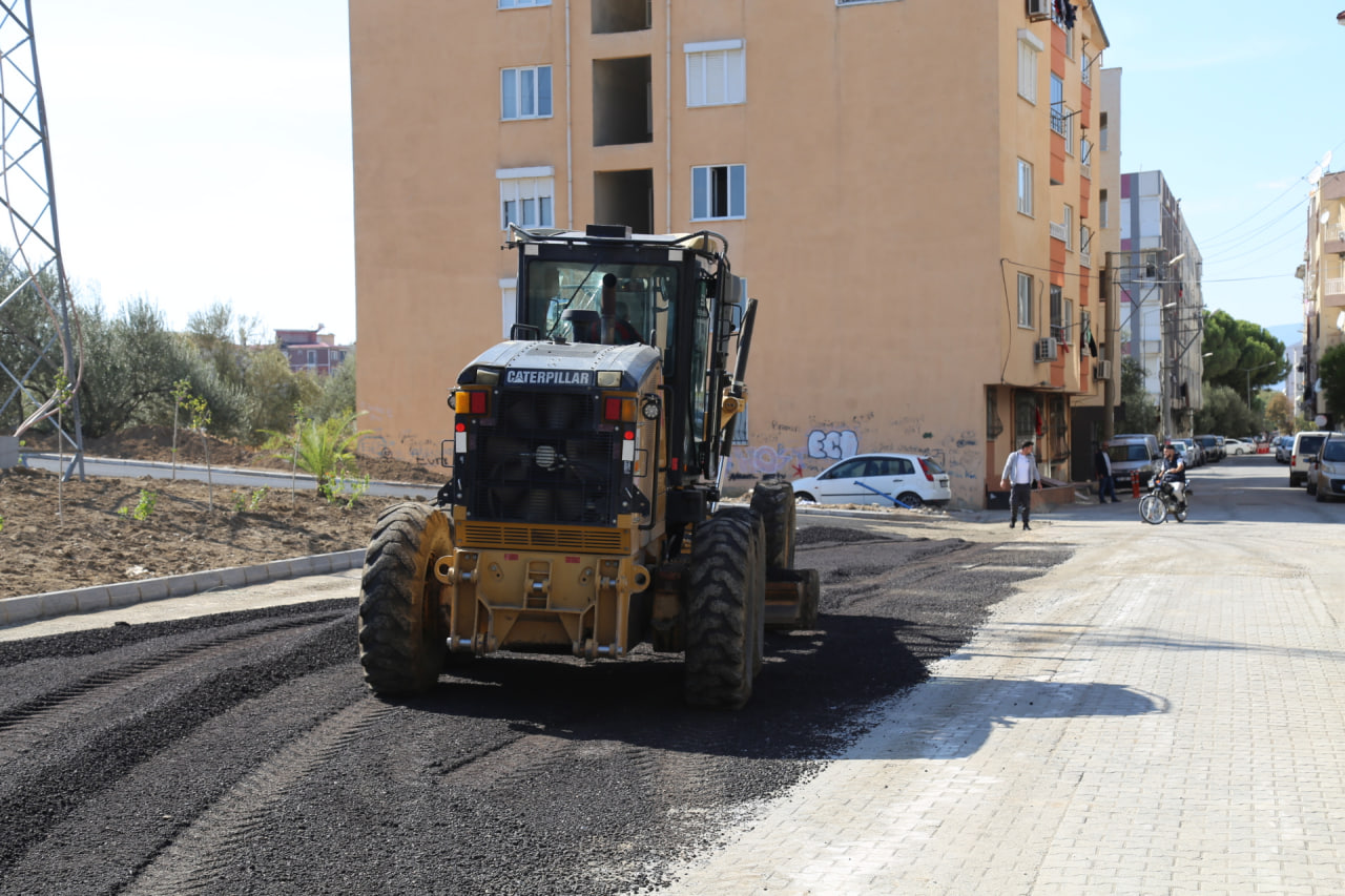 photo_2025-10-13_14-23-57 -	EDREMİT’TE YENİ KÖPRÜNÜN ÇEVRE DÜZENLEMESİ TAMAMLANIYOR