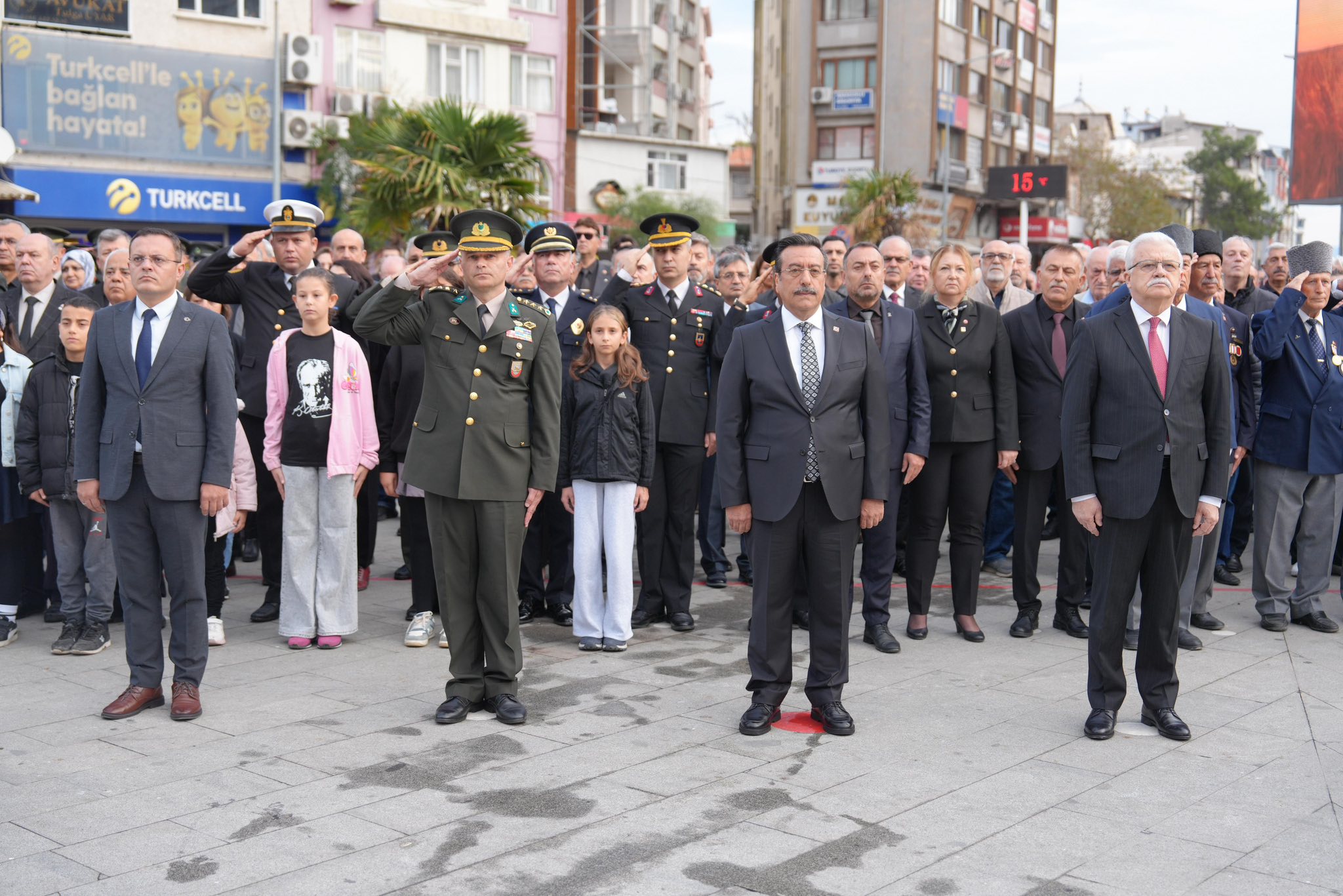 1-1 BURHANİYE'DE DOKUZU BEŞ GEÇE HAYAT DURDU