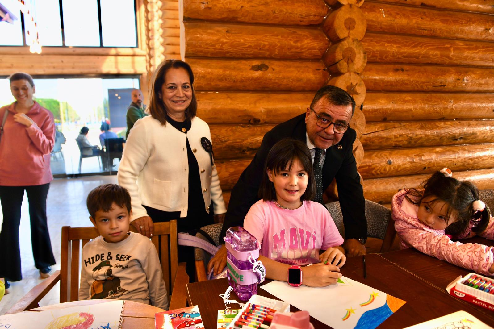 1-4-1 ÇOCUKLAR HAYALİNDEKİ ATATÜRK’Ü RESMETTİ