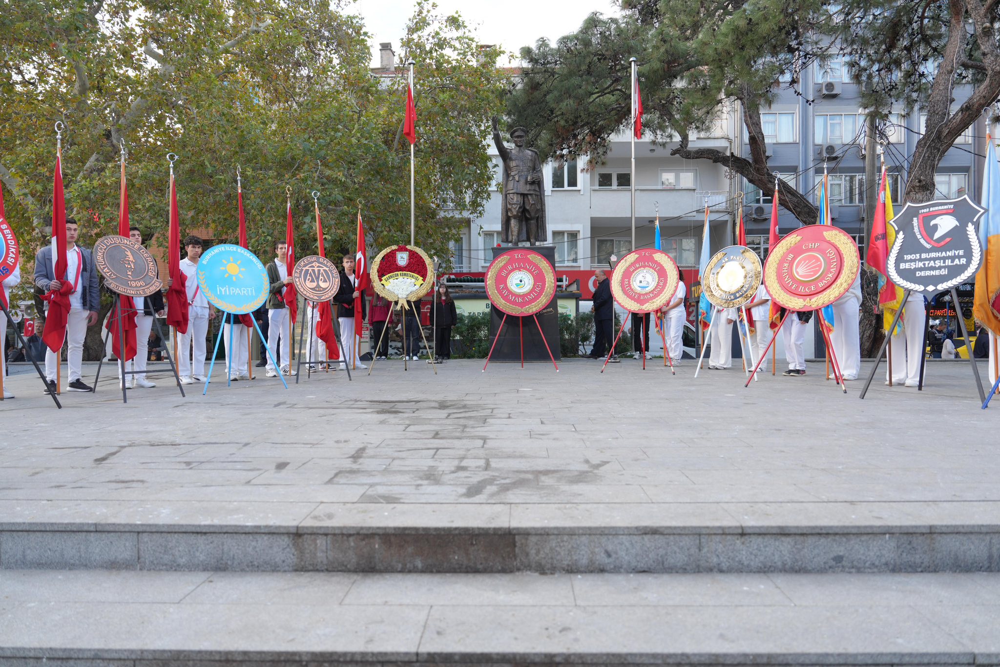 10-1 BURHANİYE'DE DOKUZU BEŞ GEÇE HAYAT DURDU