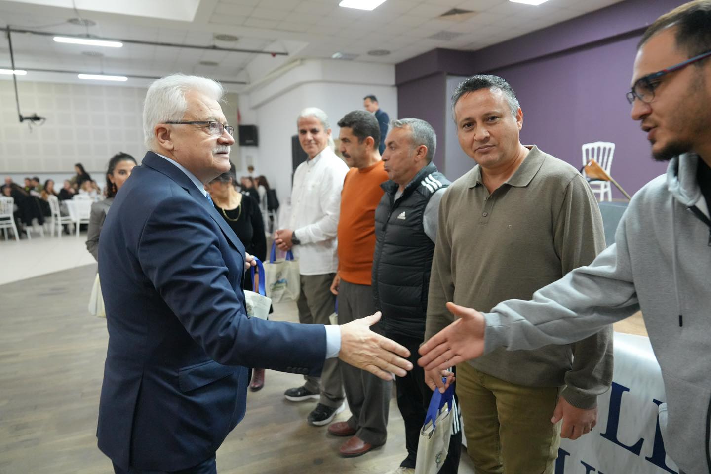 11-2 BURHANİYE BELEDİYESİ'NDEN ÖĞRETMENLER GÜNÜ YEMEĞİ