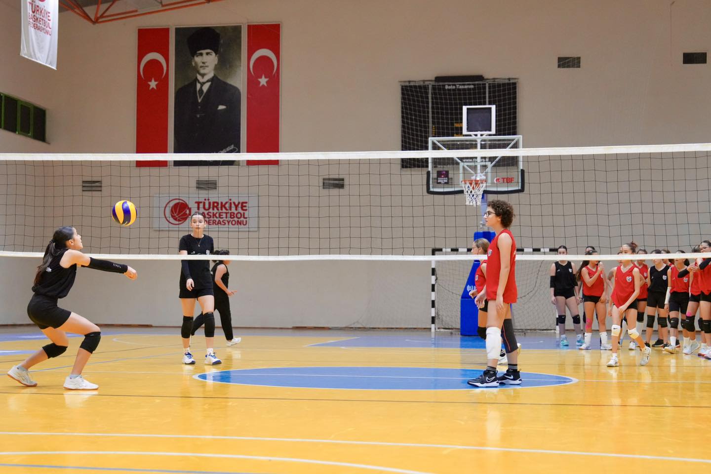 13 BURHANİYE BELEDİYESİ'NDEN SPORA TEŞVİK