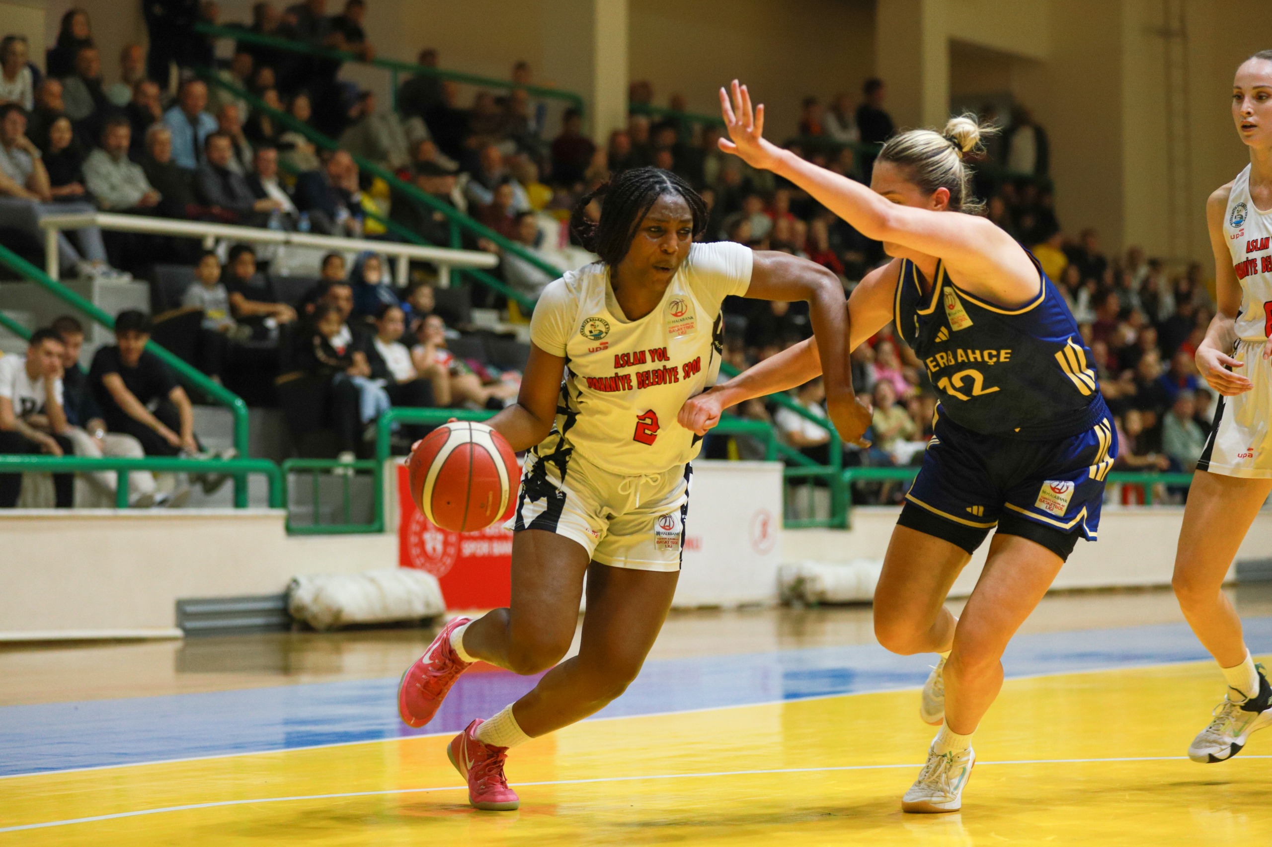 3 BURHANİYE BELEDİYESPOR PUANINI 14’E YÜKSELTTİ