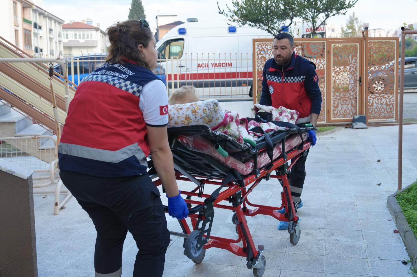 4-4 BURHANİYE BELEDİYESİ “EVDE BAKIM HİZMETLERİ” DEVAM EDİYOR