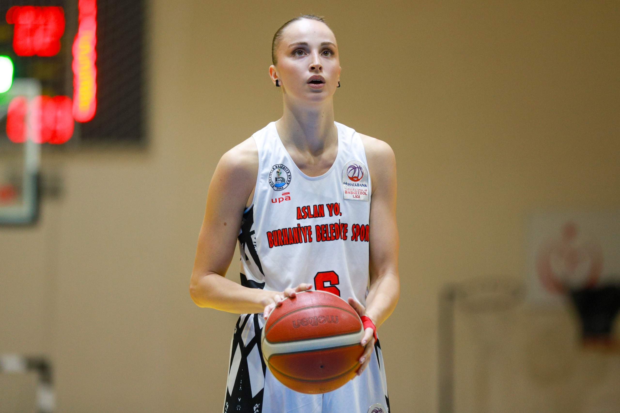 4 BURHANİYE BELEDİYESPOR PUANINI 14’E YÜKSELTTİ