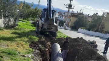 –	Edremit’te yağışlara karşı önlem: Narlı’da yağmur suyu hattı çalışmaları