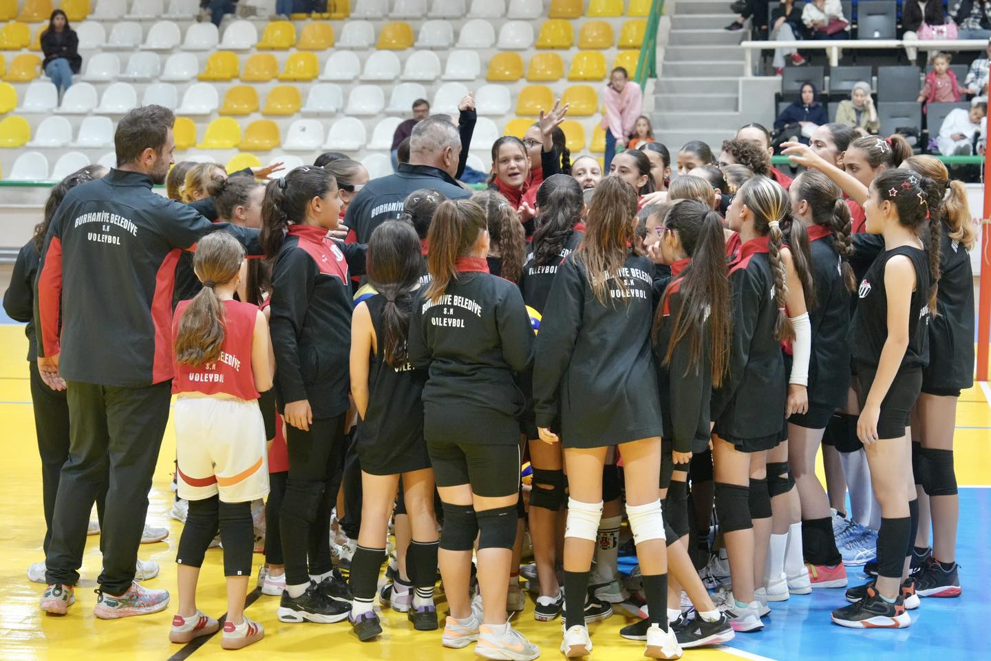 6 BURHANİYE BELEDİYESİ'NDEN SPORA TEŞVİK