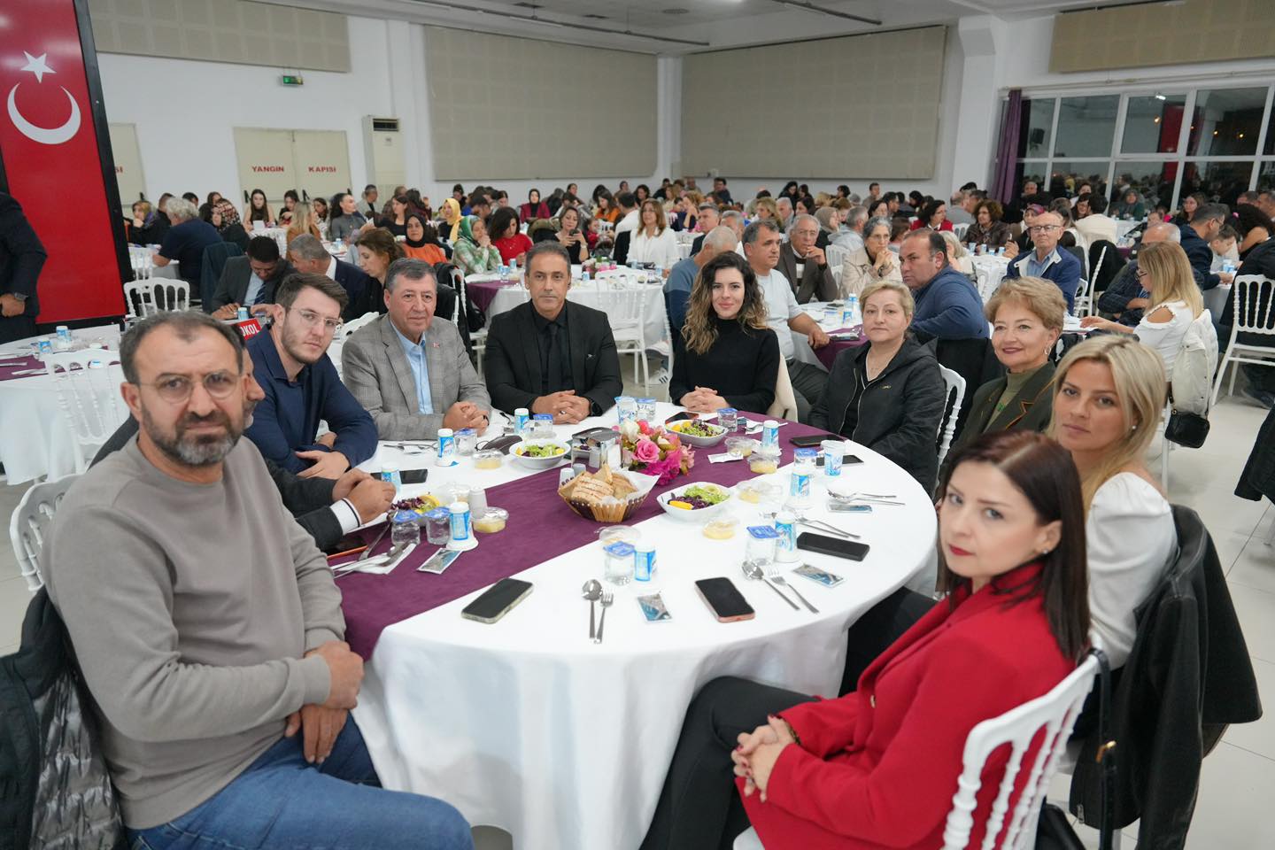 7-3 BURHANİYE BELEDİYESİ'NDEN ÖĞRETMENLER GÜNÜ YEMEĞİ