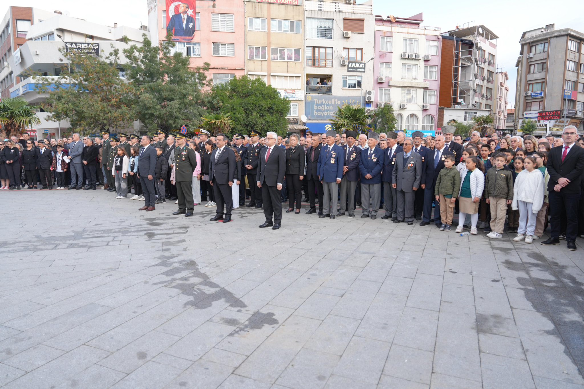 9 BURHANİYE'DE DOKUZU BEŞ GEÇE HAYAT DURDU