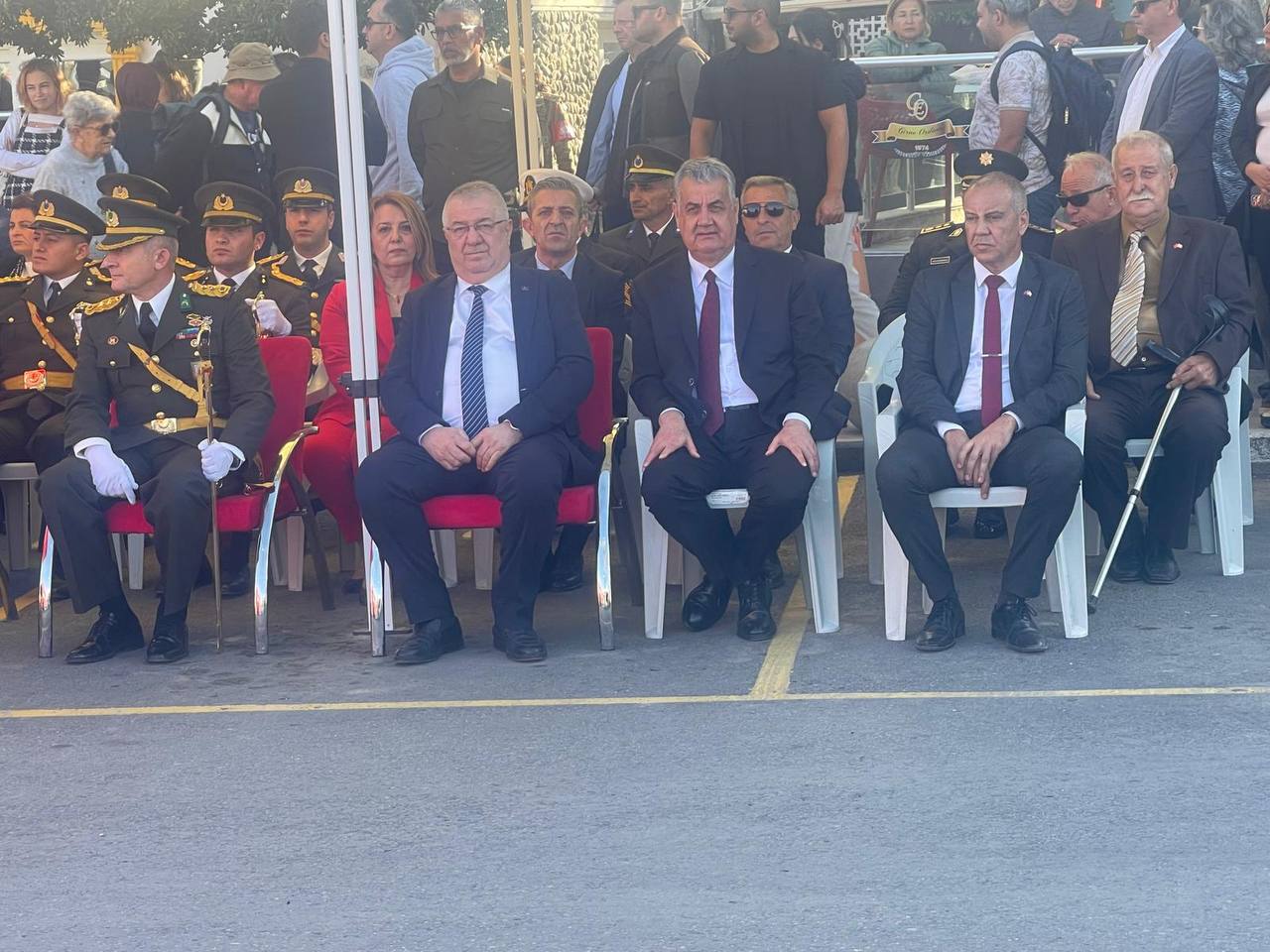 EDREMIT-HEYETI-KKTCNIN-42.-KURULUS-YILDONUMU-KUTLAMALARINA-KATILDI-2 EDREMİT HEYETİ KKTC'NİN 42. KURULUŞ YILDÖNÜMÜ KUTLAMALARINA KATILDI