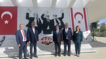 EDREMİT HEYETİ KKTC’NİN 42. KURULUŞ YILDÖNÜMÜ KUTLAMALARINA KATILDI