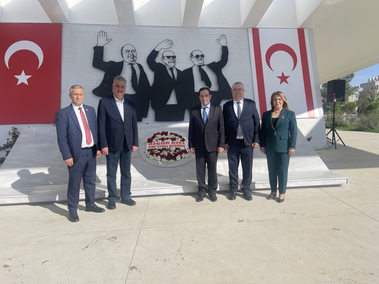 EDREMİT HEYETİ KKTC’NİN 42. KURULUŞ YILDÖNÜMÜ KUTLAMALARINA KATILDI