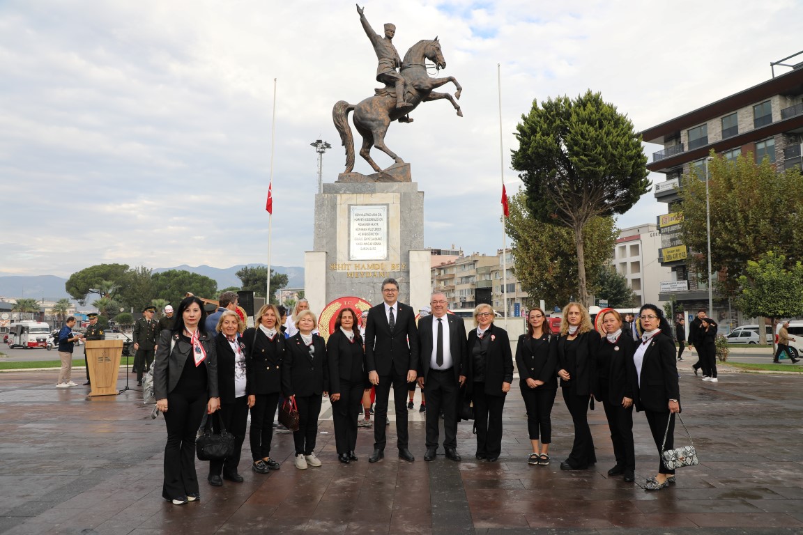 EDREMITTE-10-KASIMDA-HAYAT-DURDU-10 EDREMİT’TE 10 KASIM’DA HAYAT DURDU