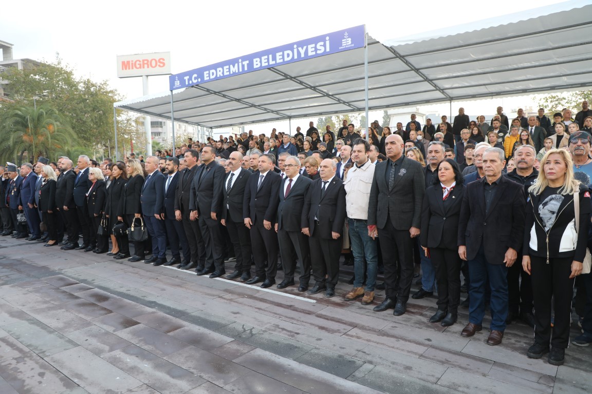 EDREMITTE-10-KASIMDA-HAYAT-DURDU-4 EDREMİT’TE 10 KASIM’DA HAYAT DURDU