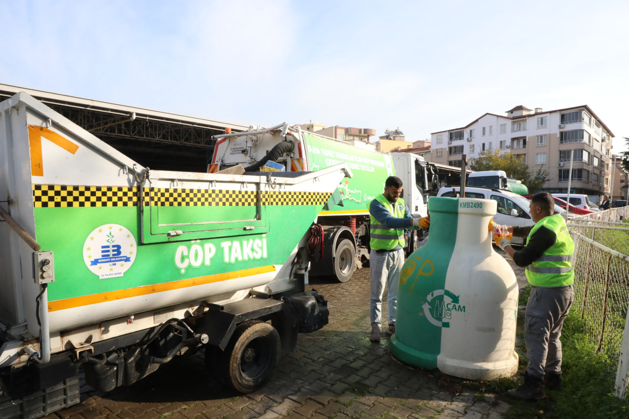 Edremitte-Temizlikte-7-24-Kesintisiz-Hizmet-12 EDREMİT’TE TEMİZLİKTE 7/24 KESİNTİSİZ HİZMET