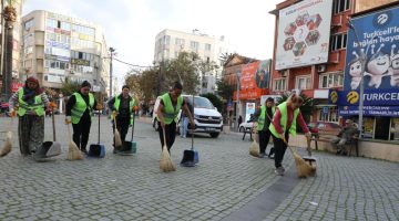 EDREMİT’TE TEMİZLİKTE 7/24 KESİNTİSİZ HİZMET