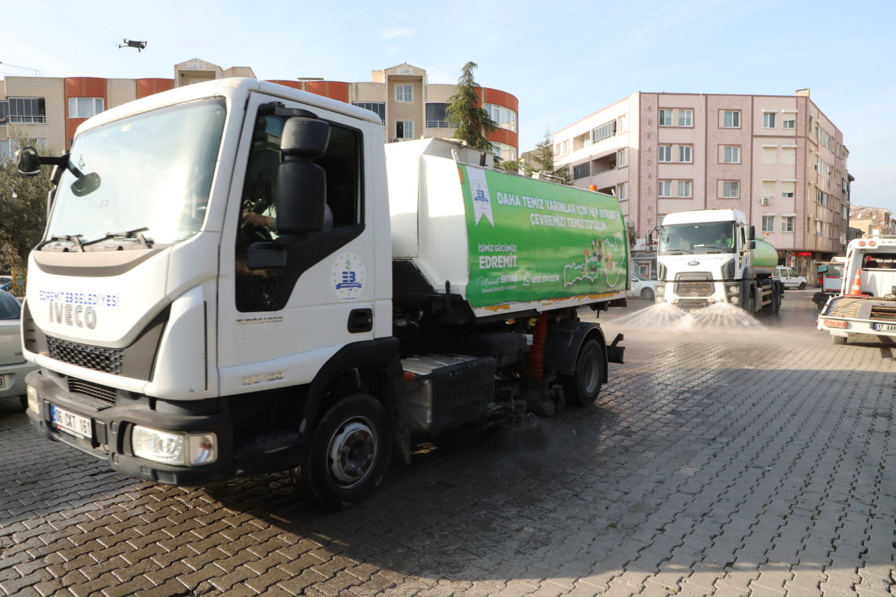 Edremitte-Temizlikte-7-24-Kesintisiz-Hizmet-8 EDREMİT’TE TEMİZLİKTE 7/24 KESİNTİSİZ HİZMET