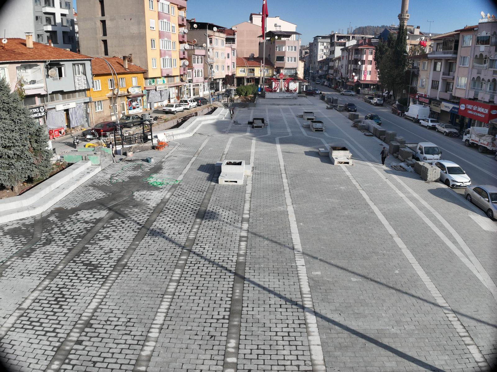 Büyükşehir ile Dursunbey’in çehresi güzelleşiyor