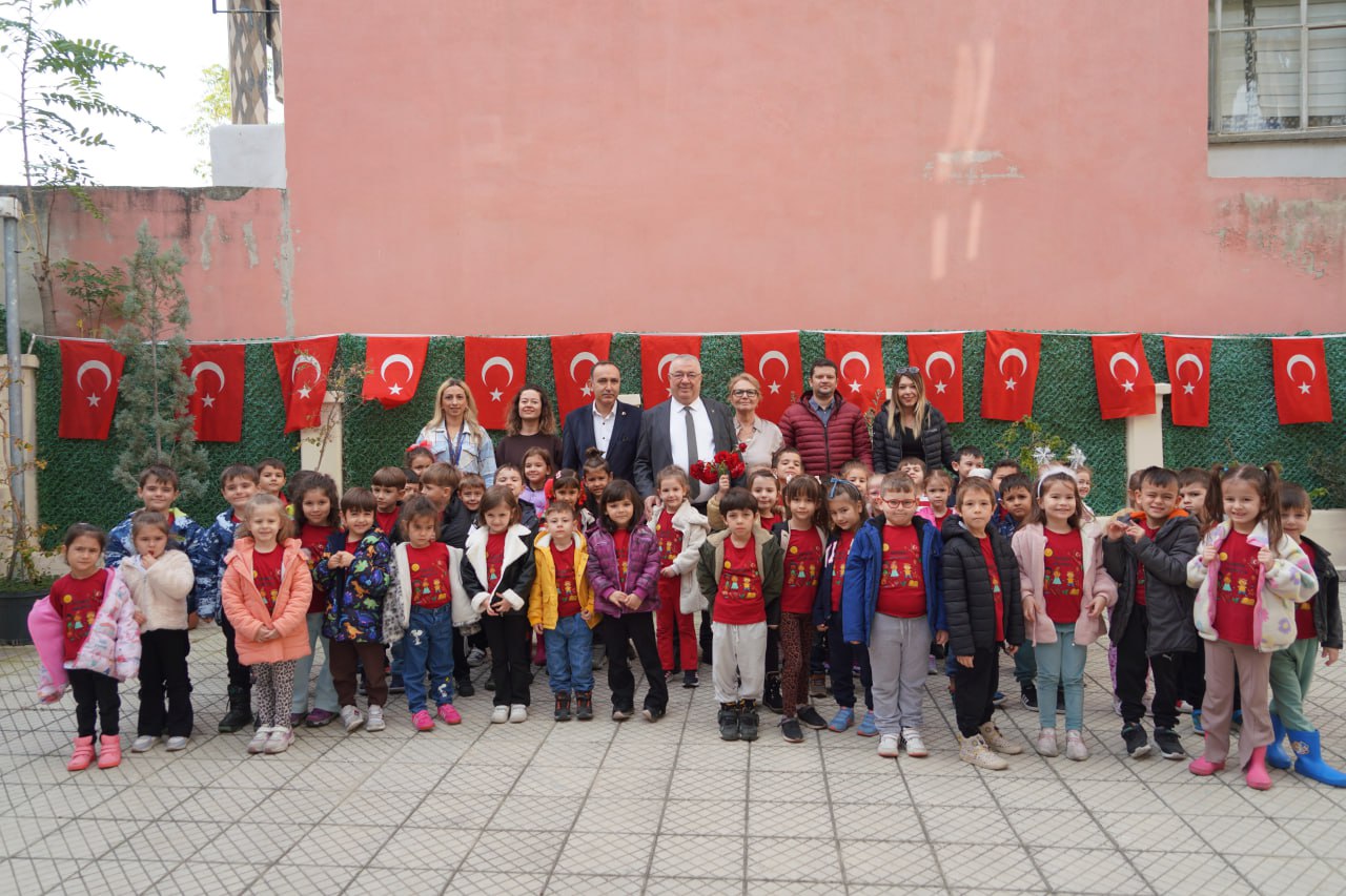 photo_2025-11-06_11-59-25 -	Edremit Belediyesi Atatürk Kültür Evi’ne ziyaretçi akını