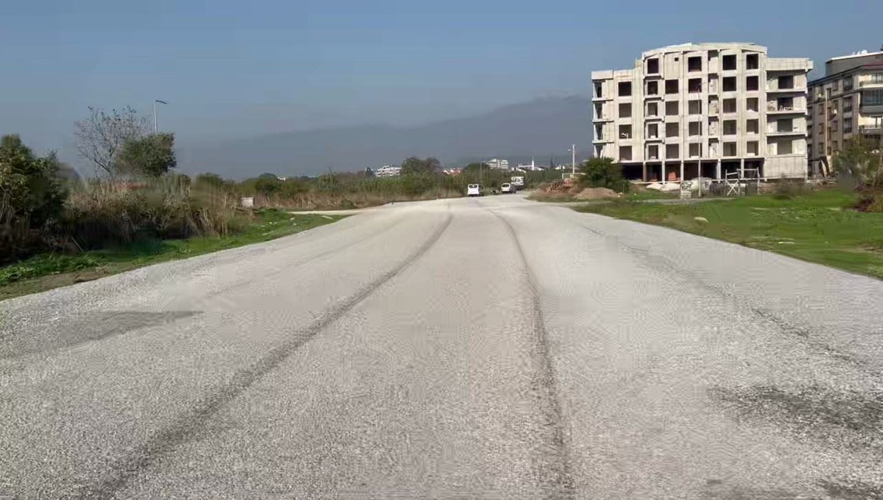 photo_2025-11-06_13-49-24 -	Edremit Belediyesi çalışıyor, Hamidiye Mahallesi yenileniyor