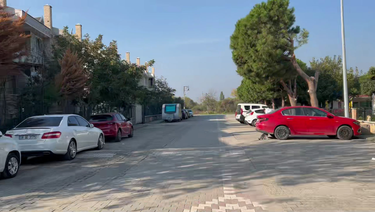 photo_2025-11-06_13-49-27 -	Edremit Belediyesi çalışıyor, Hamidiye Mahallesi yenileniyor