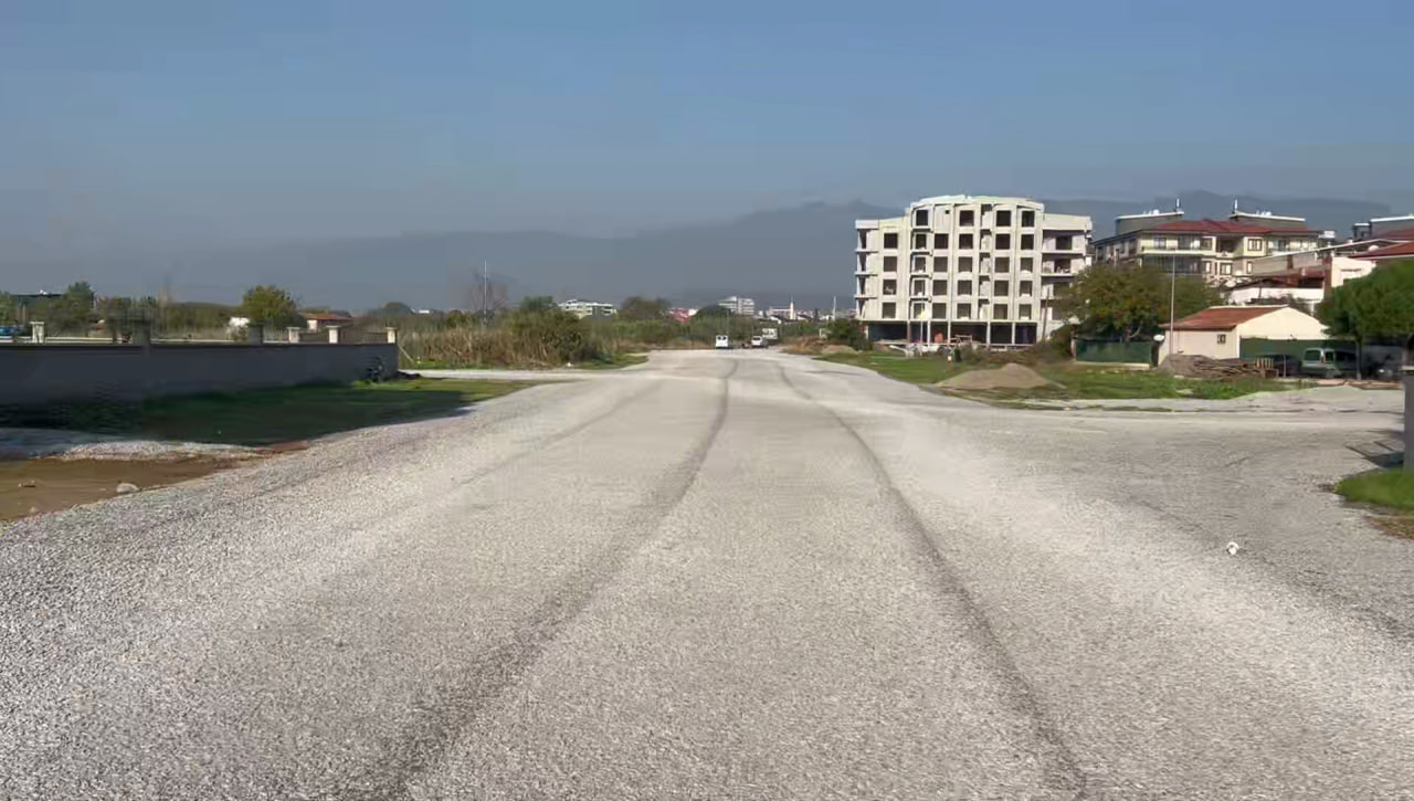 photo_2025-11-06_13-49-32-2 -	Edremit Belediyesi çalışıyor, Hamidiye Mahallesi yenileniyor