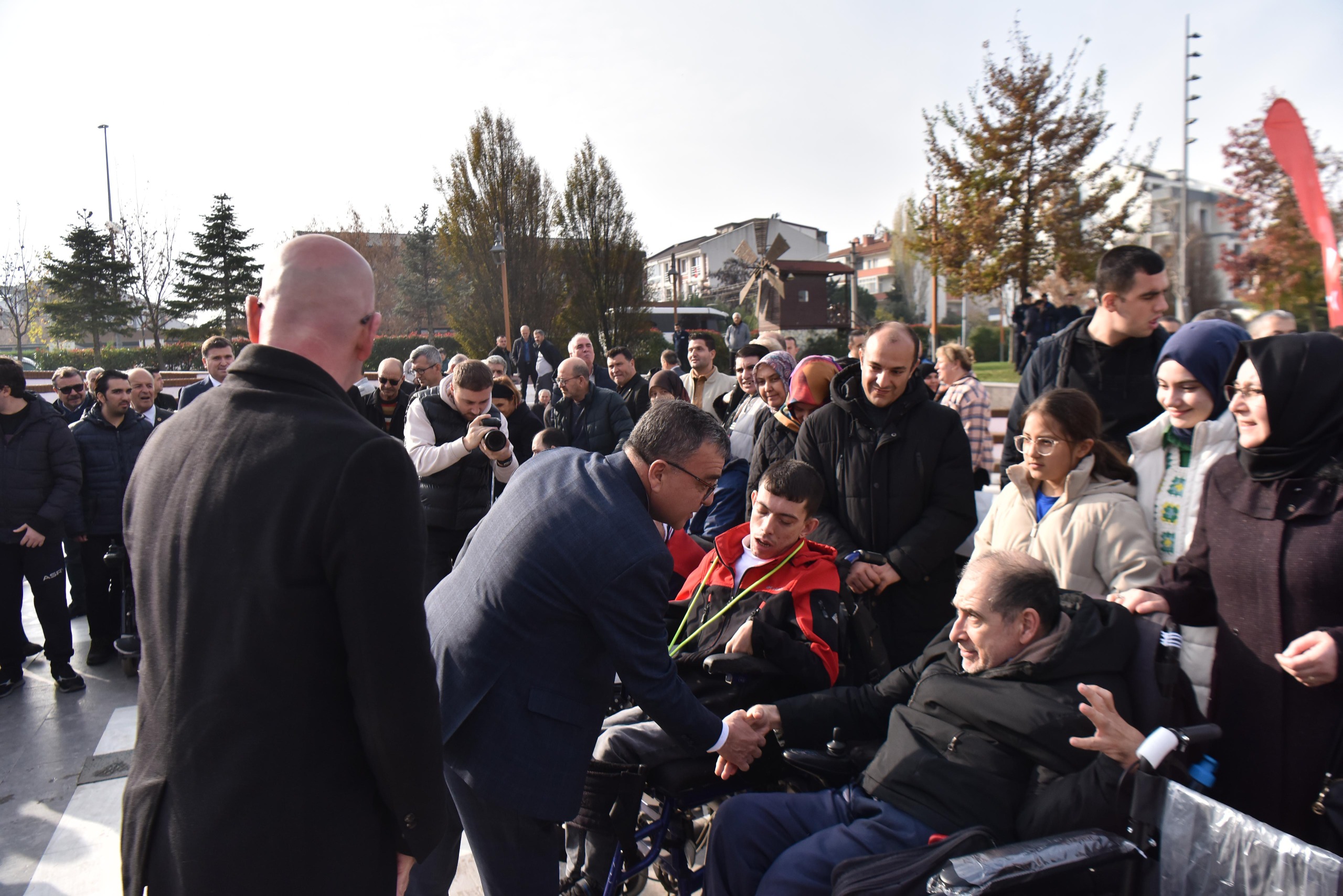 ALTIEYLÜL’DE ENGELLER BİRLİKTE AŞILIYOR*