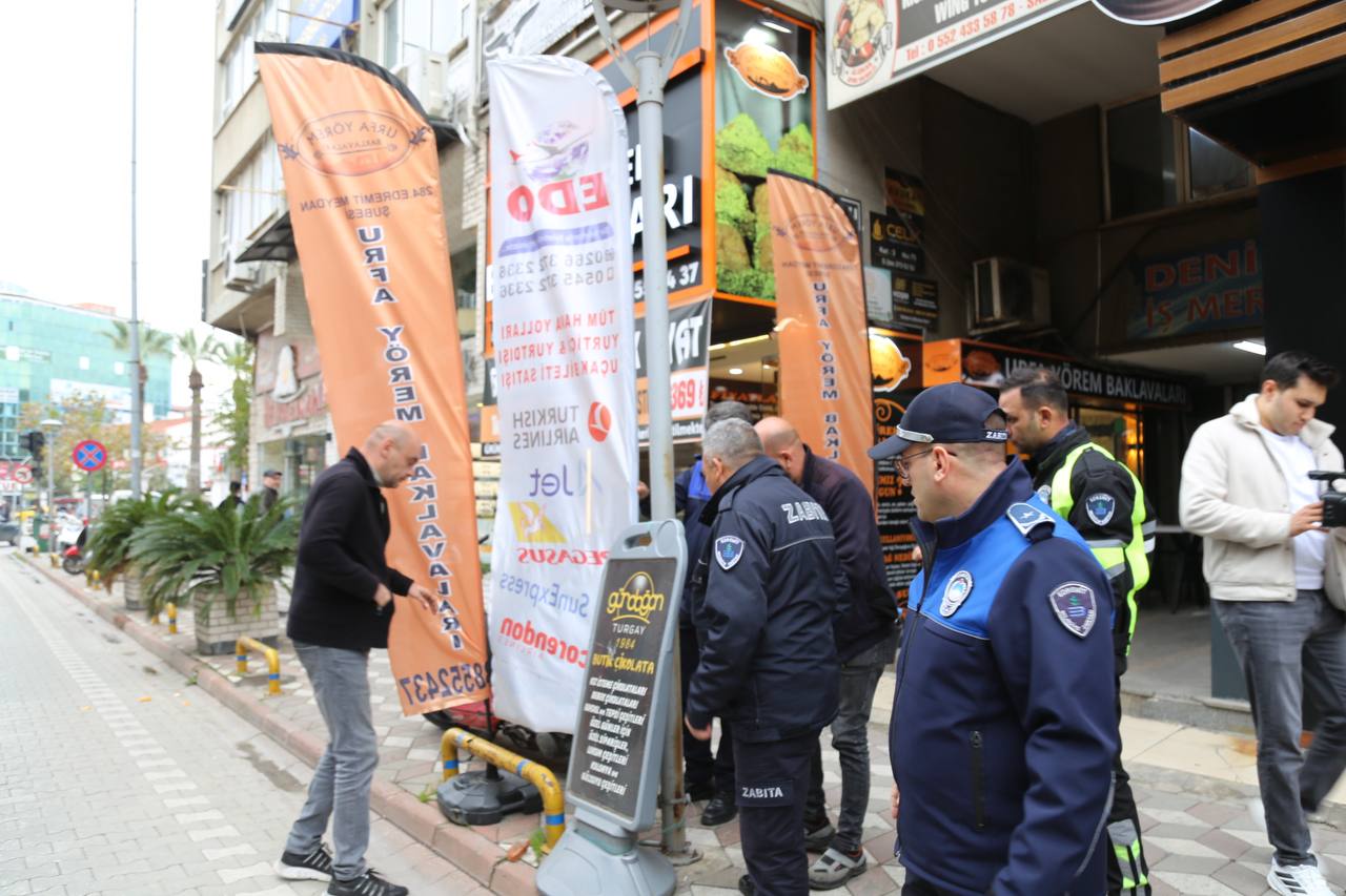 Edremit’te kaldırım işgalleri sona eriyor