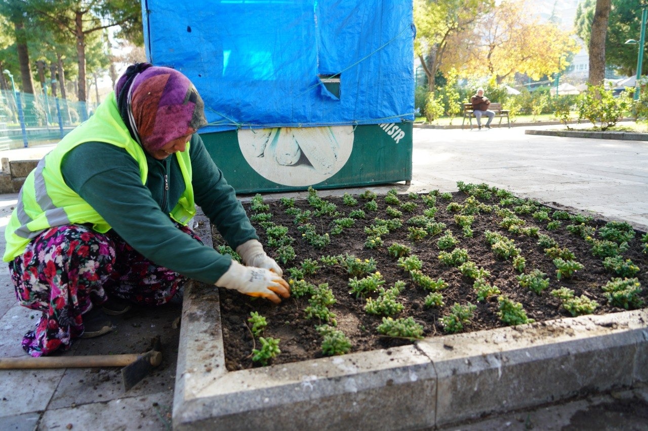 Park-ve-Yesil-Alanlari-Ile-Nefes-Alan-Edremit-1 PARK VE YEŞİL ALANLARI İLE NEFES ALAN EDREMİT..