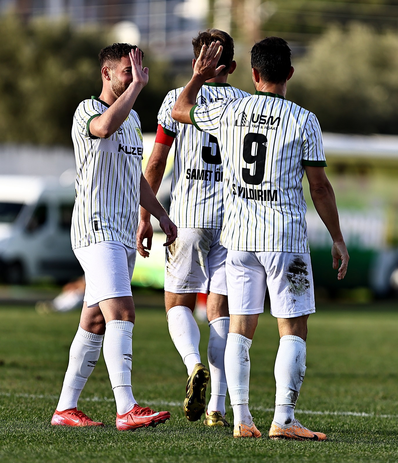 WhatsApp-Image-2025-12-14-at-21.05.31 Edremitspor, lider Gaziemir’i deplasmanda devirdi: 4-1